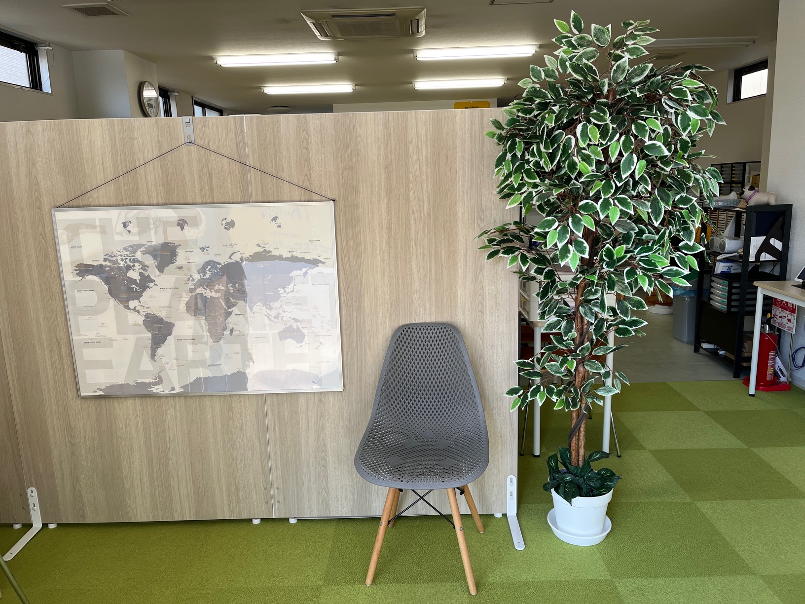 通っている小学・中学・高校のカリキュラムに完全対応！学校別個別指導コース完備！